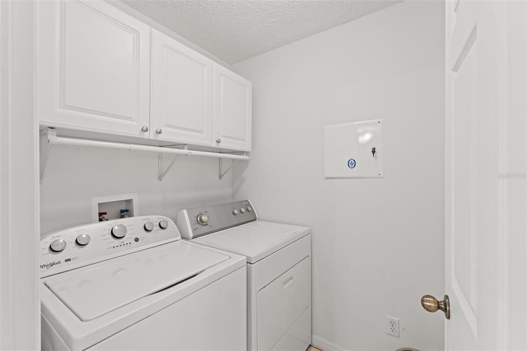 Active With Contract: $392,900 (3 beds, 2 baths, 1684 Square Feet)