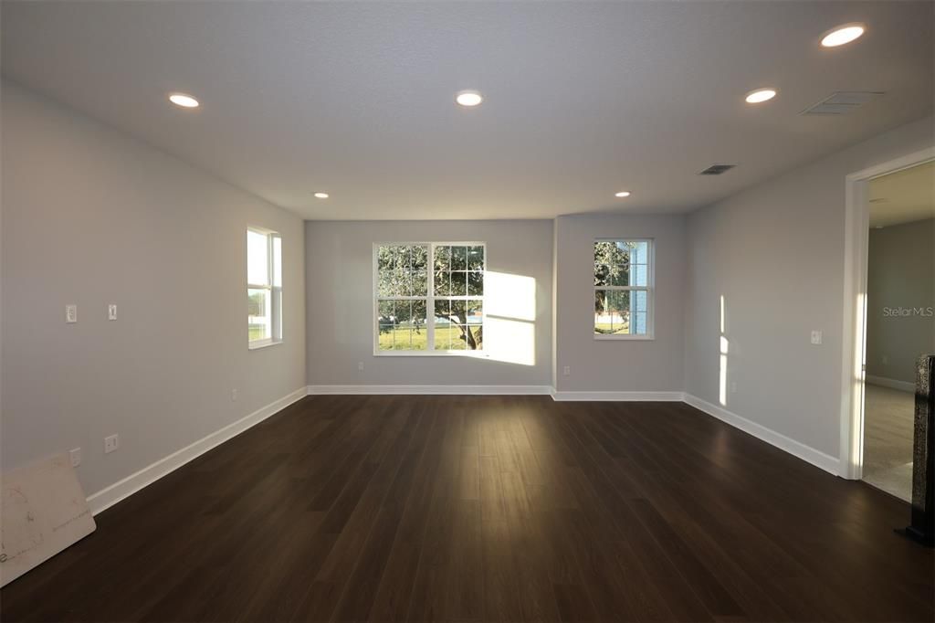 For Sale: $1,121,990 (5 beds, 4 baths, 4673 Square Feet)