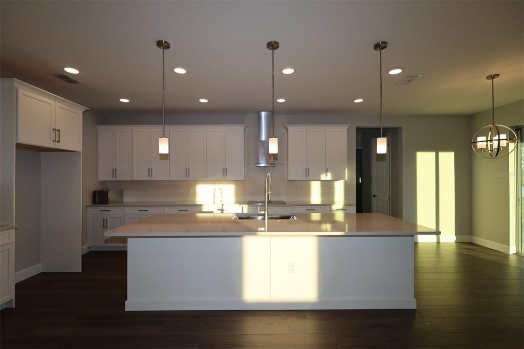 For Sale: $1,121,990 (5 beds, 4 baths, 4673 Square Feet)