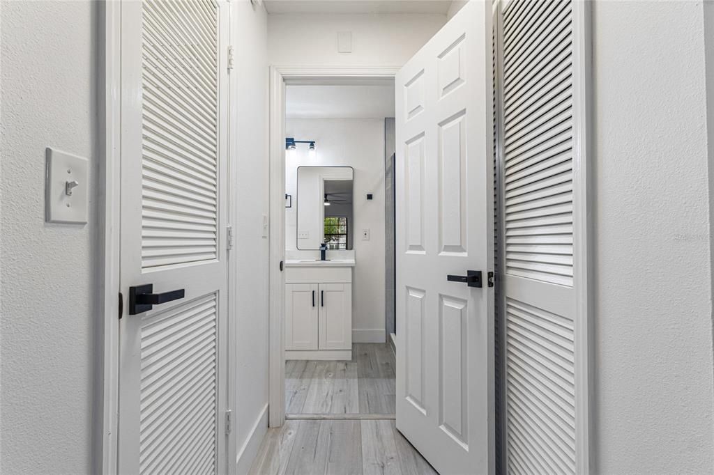 合同活跃: $415,000 (4 贝兹, 2 浴室, 2298 平方英尺)