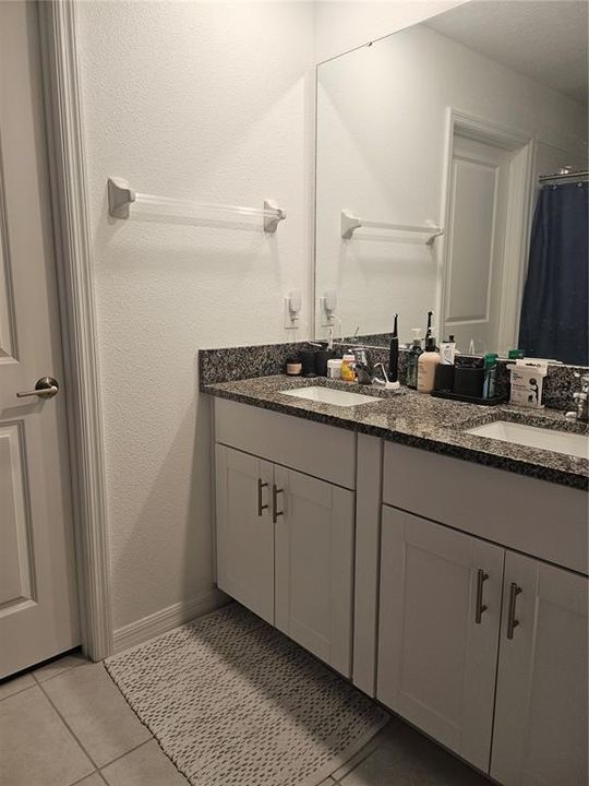 Под контрактом: $1,800 (4 спален, 2 ванн, 2016 Квадратных фут)