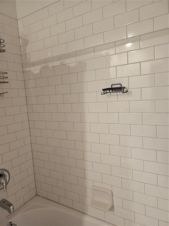 Под контрактом: $1,800 (4 спален, 2 ванн, 2016 Квадратных фут)