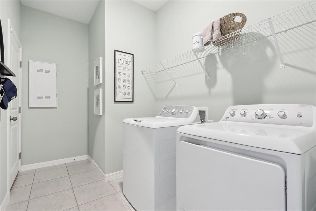 Active With Contract: $331,990 (3 beds, 2 baths, 1589 Square Feet)