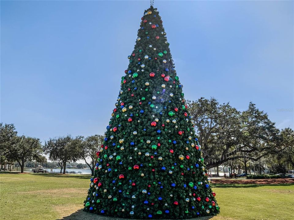 Active With Contract: $331,990 (3 beds, 2 baths, 1589 Square Feet)