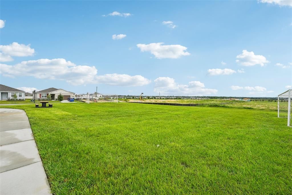 Active With Contract: $331,990 (3 beds, 2 baths, 1589 Square Feet)