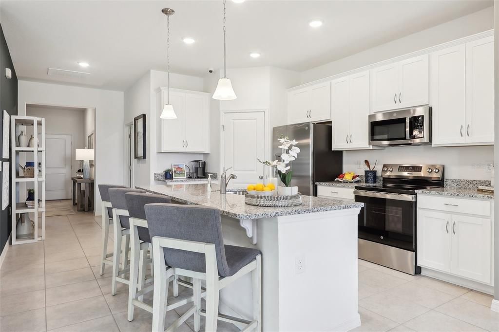 Active With Contract: $331,990 (3 beds, 2 baths, 1589 Square Feet)