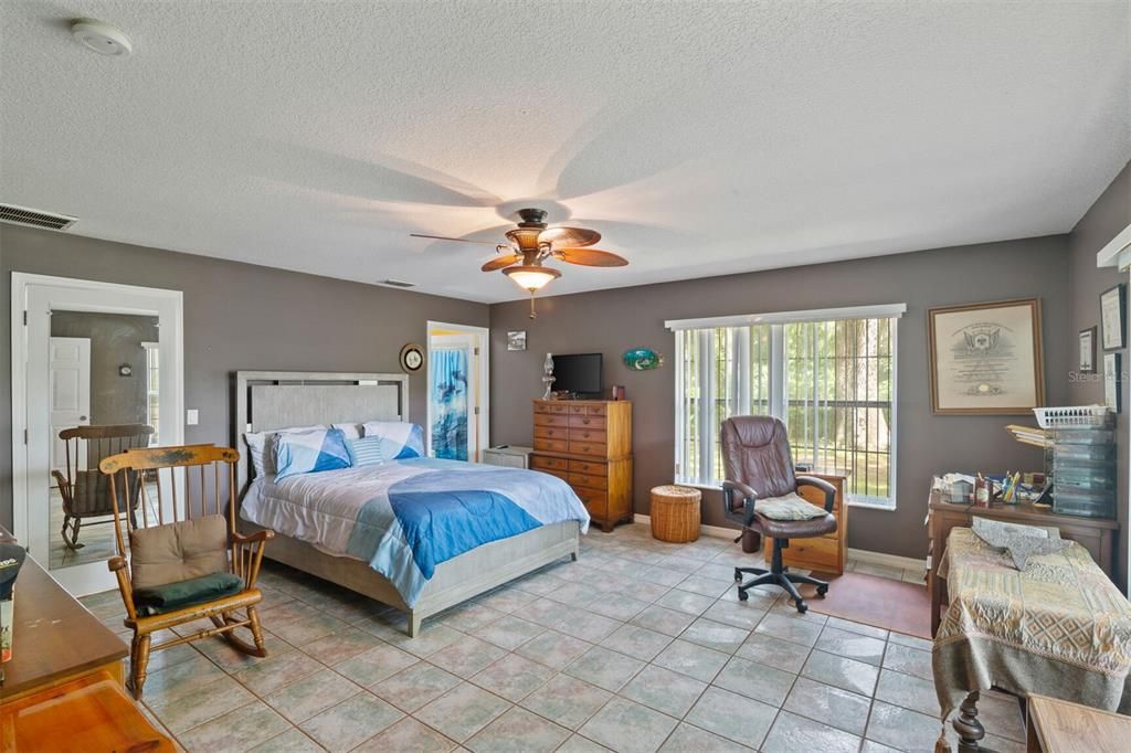 For Sale: $667,000 (3 beds, 2 baths, 1728 Square Feet)