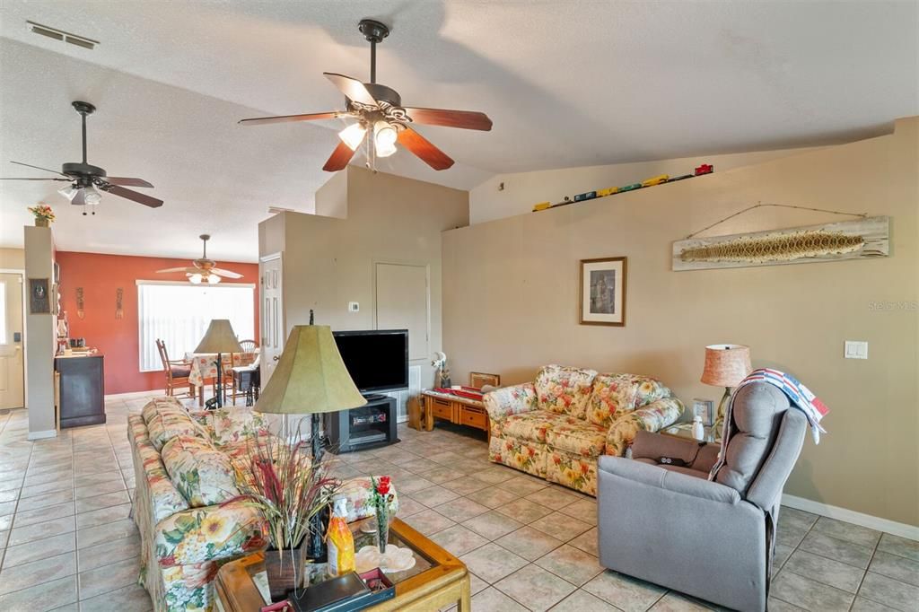 For Sale: $667,000 (3 beds, 2 baths, 1728 Square Feet)