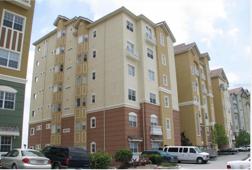 最近售出: $746,000 (3 贝兹, 2 浴室, 2549 平方英尺)