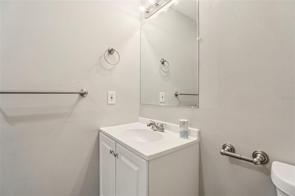 合同活跃: $390,000 (3 贝兹, 2 浴室, 1589 平方英尺)