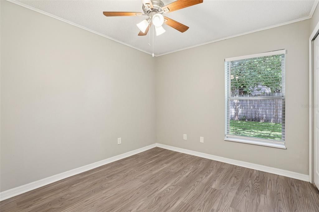 合同活跃: $390,000 (3 贝兹, 2 浴室, 1589 平方英尺)