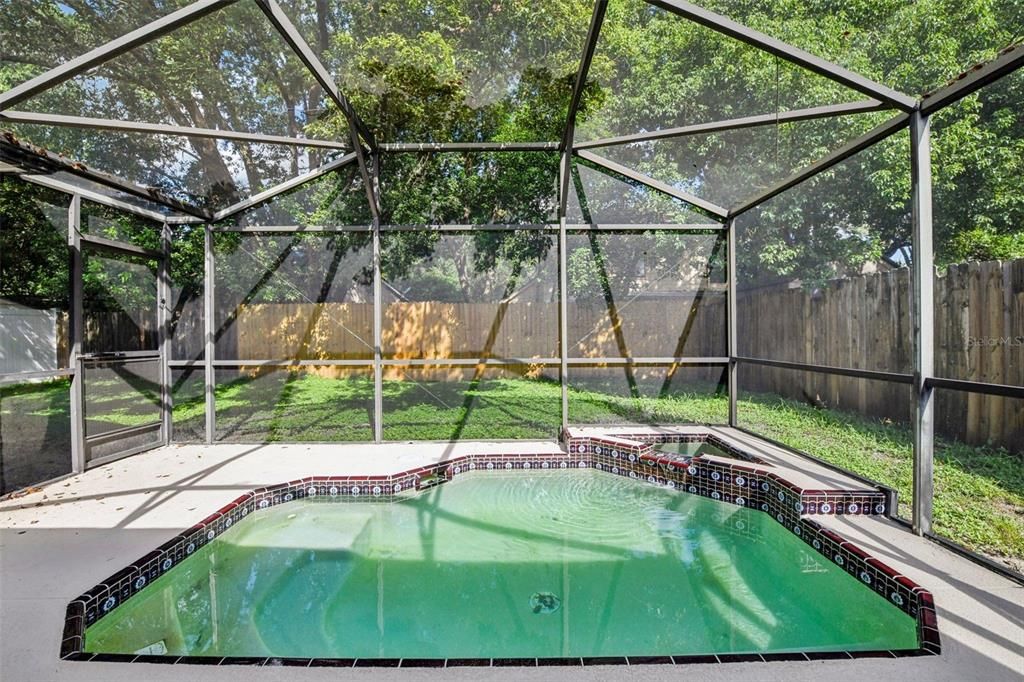 合同活跃: $390,000 (3 贝兹, 2 浴室, 1589 平方英尺)