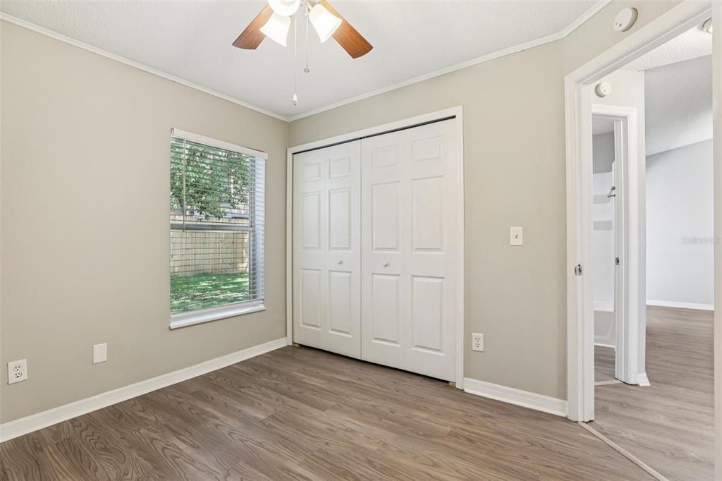 合同活跃: $390,000 (3 贝兹, 2 浴室, 1589 平方英尺)