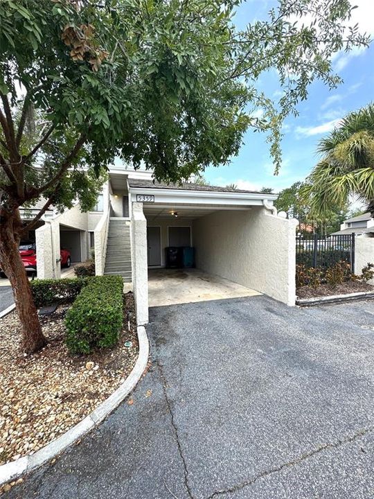 合同活跃: $160,000 (2 贝兹, 2 浴室, 1139 平方英尺)