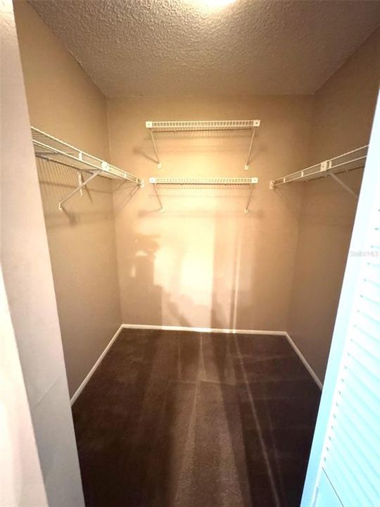 合同活跃: $160,000 (2 贝兹, 2 浴室, 1139 平方英尺)