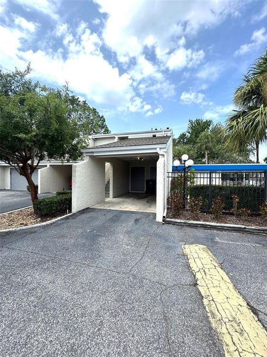 合同活跃: $160,000 (2 贝兹, 2 浴室, 1139 平方英尺)