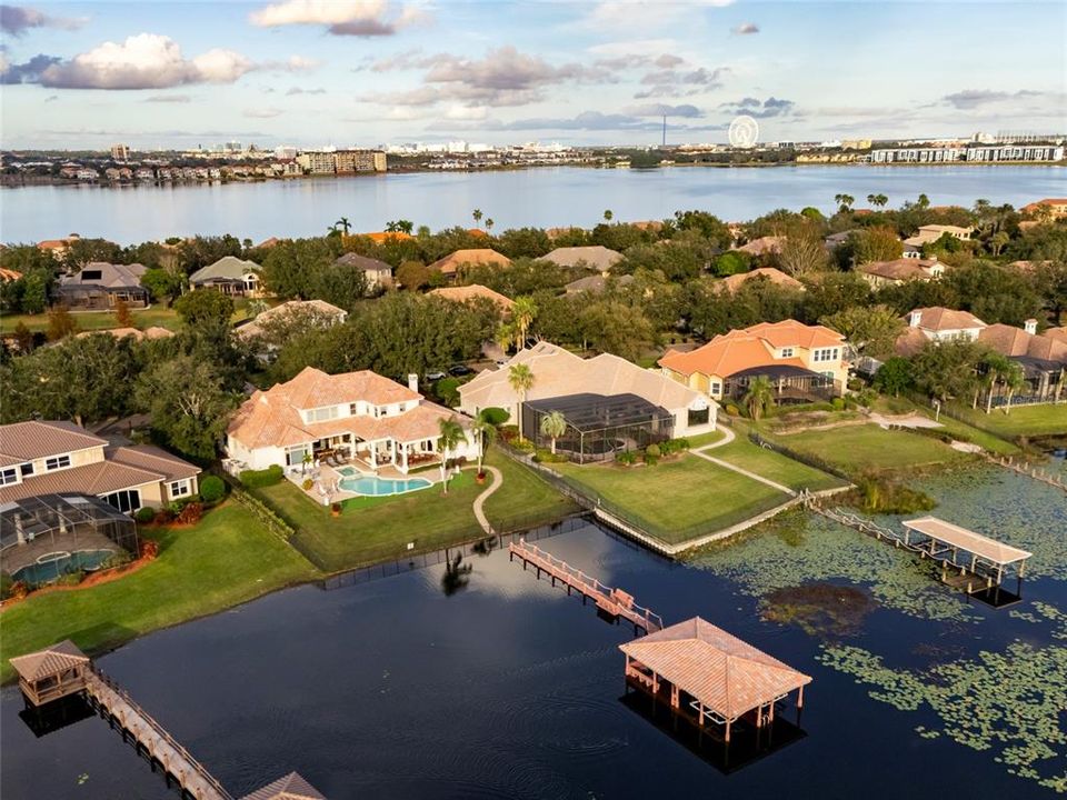 For Sale: $3,985,000 (6 beds, 6 baths, 6346 Square Feet)