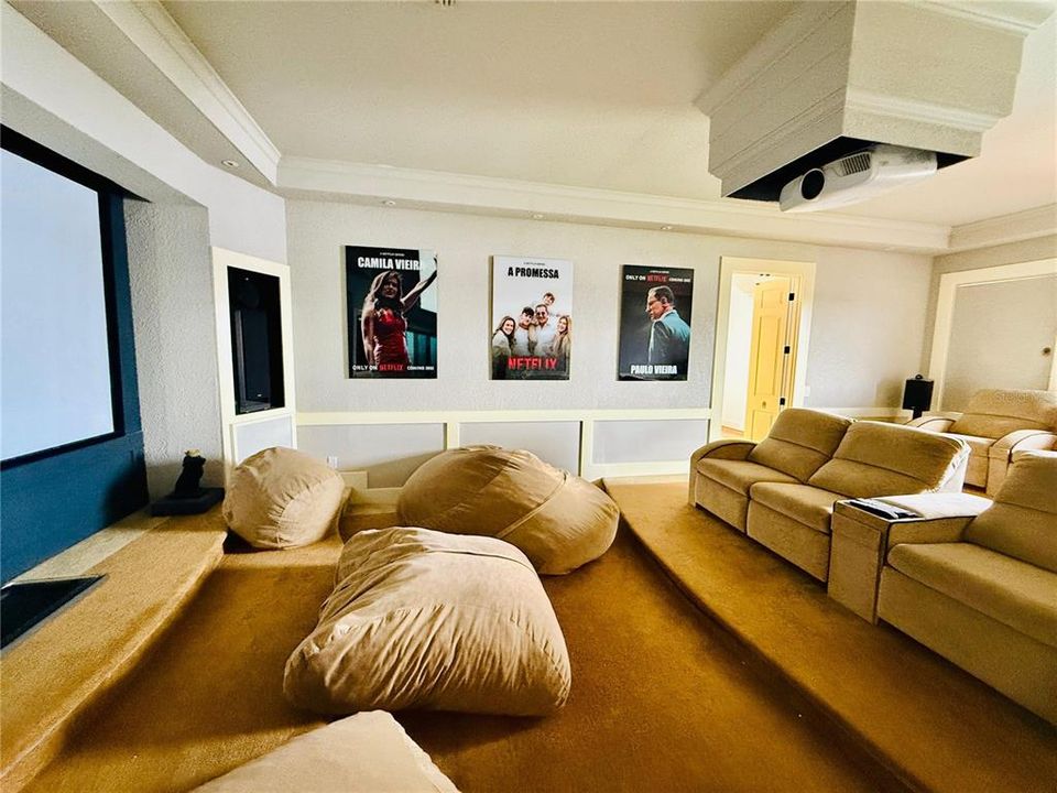 For Sale: $3,985,000 (6 beds, 6 baths, 6346 Square Feet)