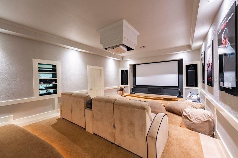 For Sale: $3,985,000 (6 beds, 6 baths, 6346 Square Feet)