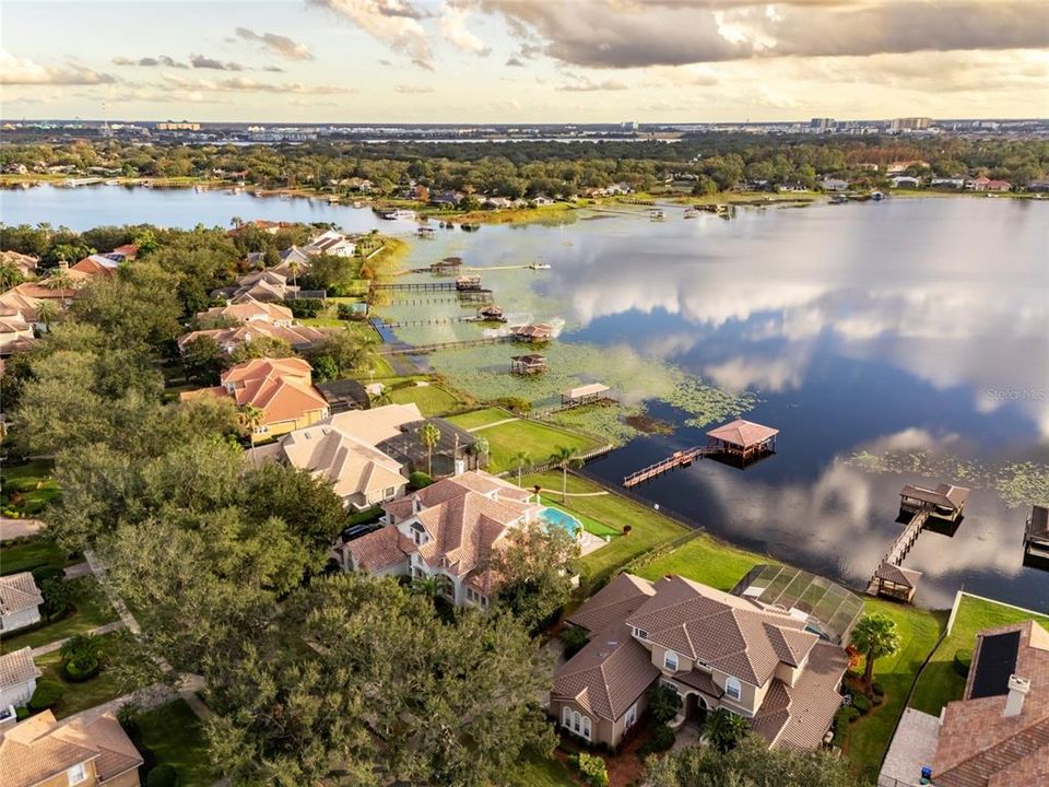 For Sale: $3,985,000 (6 beds, 6 baths, 6346 Square Feet)