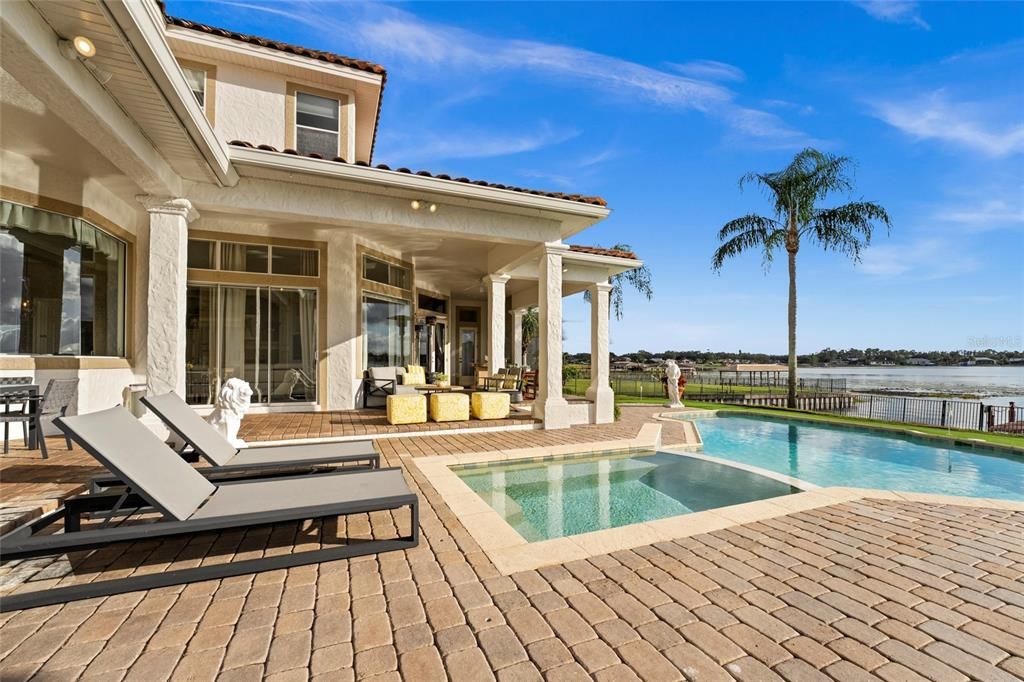 For Sale: $3,985,000 (6 beds, 6 baths, 6346 Square Feet)