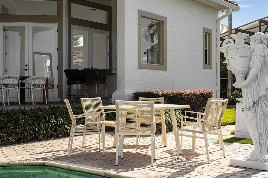 For Sale: $3,985,000 (6 beds, 6 baths, 6346 Square Feet)