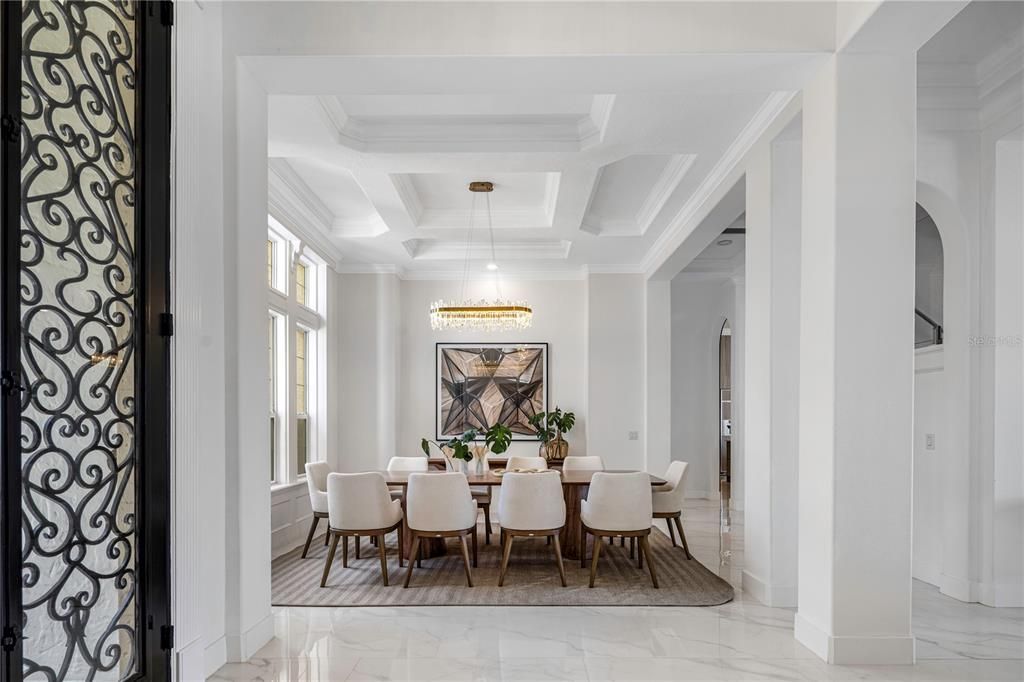 For Sale: $3,985,000 (6 beds, 6 baths, 6346 Square Feet)