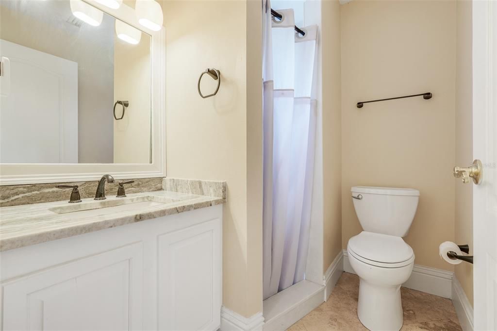 For Sale: $749,999 (5 beds, 4 baths, 4920 Square Feet)