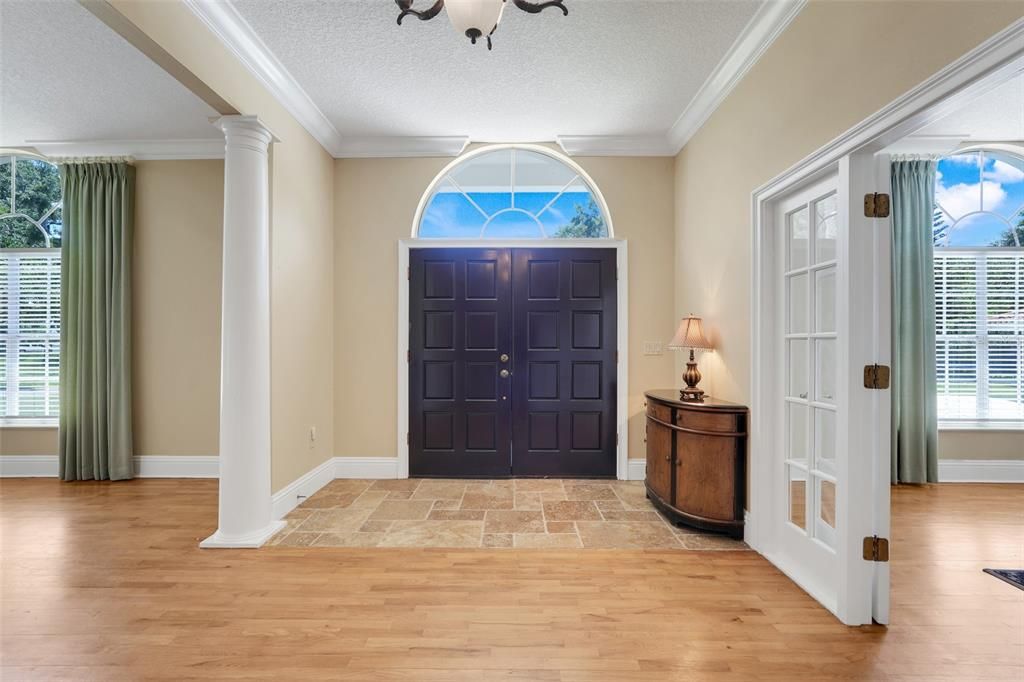 For Sale: $749,999 (5 beds, 4 baths, 4920 Square Feet)