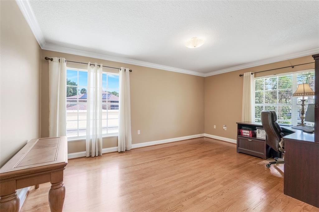 For Sale: $749,999 (5 beds, 4 baths, 4920 Square Feet)