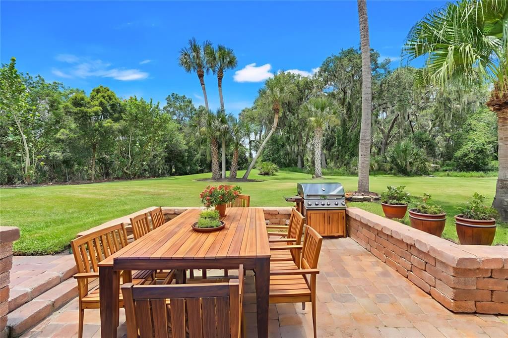 For Sale: $749,999 (5 beds, 4 baths, 4920 Square Feet)