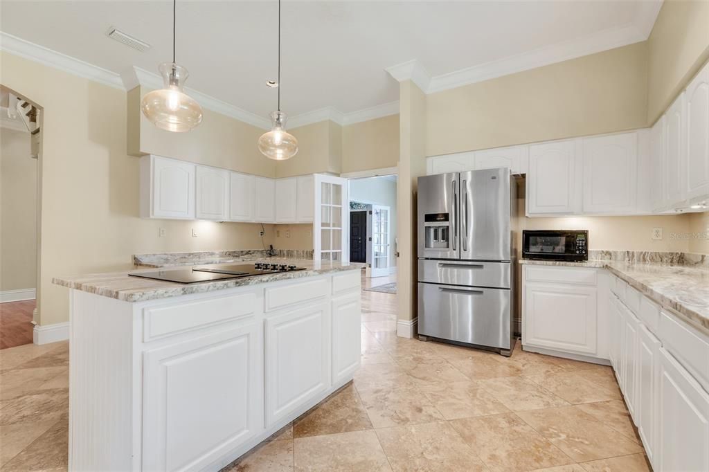 For Sale: $749,999 (5 beds, 4 baths, 4920 Square Feet)