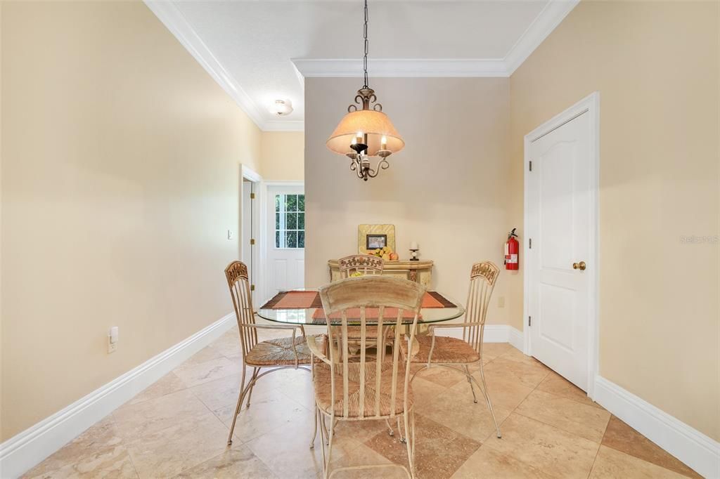 For Sale: $749,999 (5 beds, 4 baths, 4920 Square Feet)