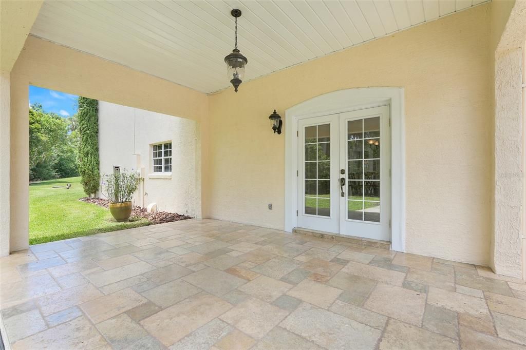 For Sale: $749,999 (5 beds, 4 baths, 4920 Square Feet)