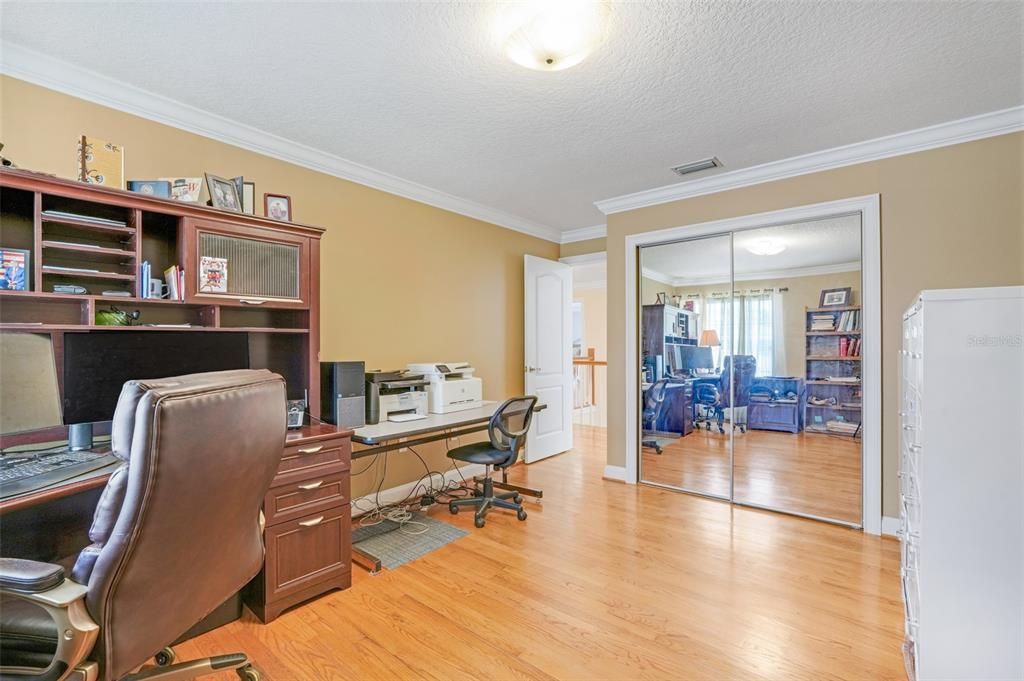 For Sale: $749,999 (5 beds, 4 baths, 4920 Square Feet)