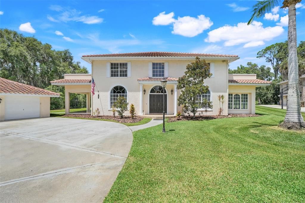 For Sale: $749,999 (5 beds, 4 baths, 4920 Square Feet)