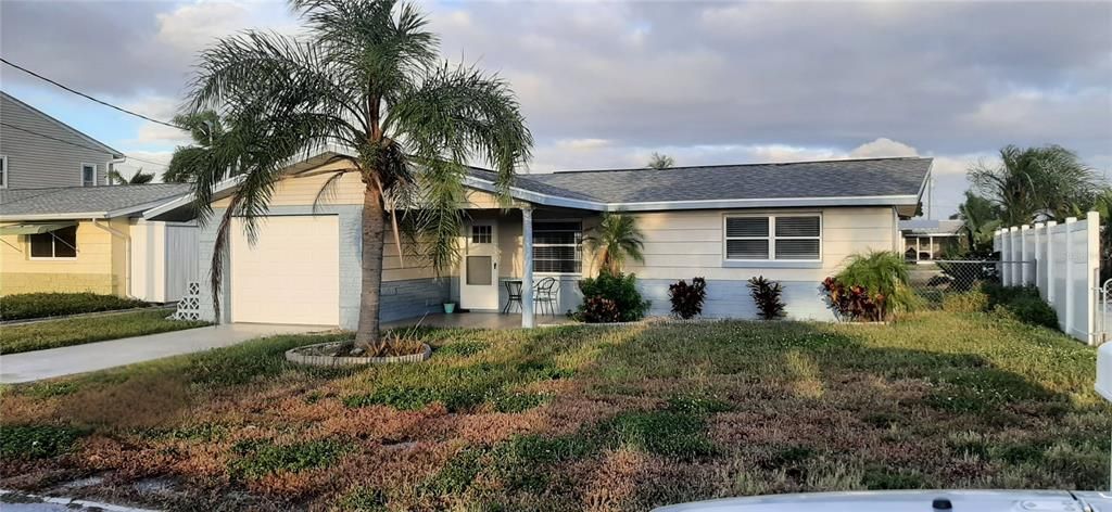 Недавно продано: $249,995 (2 спален, 1 ванн, 893 Квадратных фут)