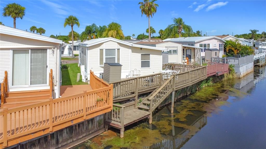 For Sale: $100,000 (2 beds, 1 baths, 726 Square Feet)