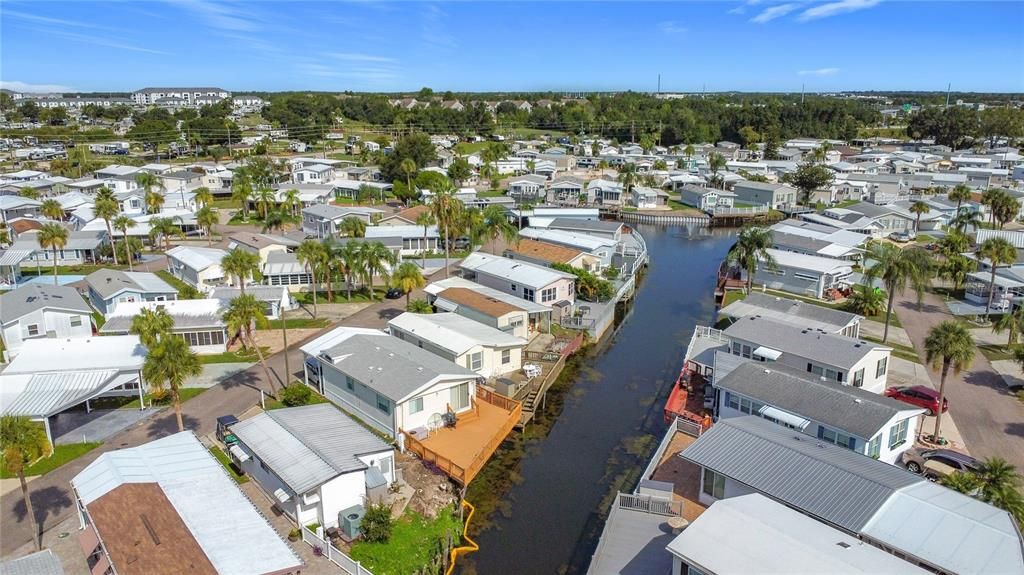 For Sale: $100,000 (2 beds, 1 baths, 726 Square Feet)