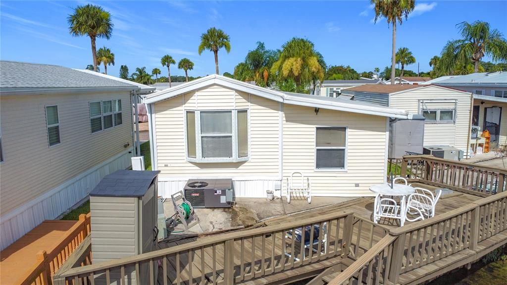 For Sale: $100,000 (2 beds, 1 baths, 726 Square Feet)