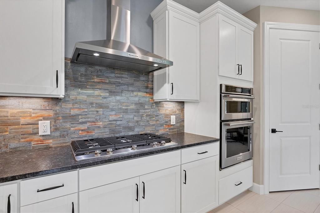 Active With Contract: $639,900 (2 beds, 2 baths, 1938 Square Feet)