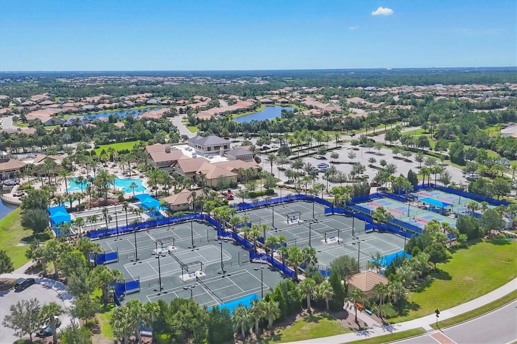 Active With Contract: $639,900 (2 beds, 2 baths, 1938 Square Feet)