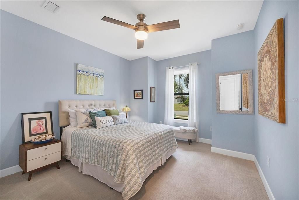 Active With Contract: $639,900 (2 beds, 2 baths, 1938 Square Feet)