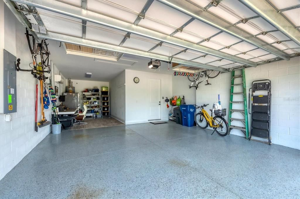 Active With Contract: $639,900 (2 beds, 2 baths, 1938 Square Feet)