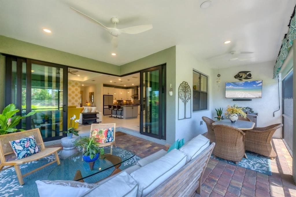 Active With Contract: $639,900 (2 beds, 2 baths, 1938 Square Feet)