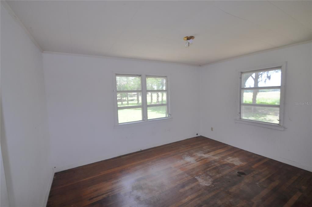 For Sale: $170,000 (3 beds, 2 baths, 1549 Square Feet)