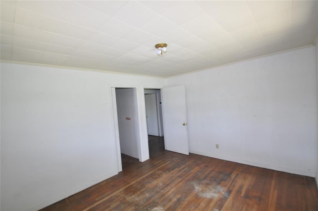 For Sale: $170,000 (3 beds, 2 baths, 1549 Square Feet)