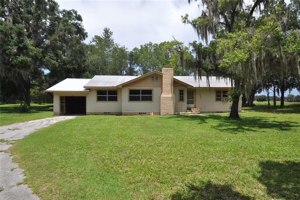 For Sale: $170,000 (3 beds, 2 baths, 1549 Square Feet)