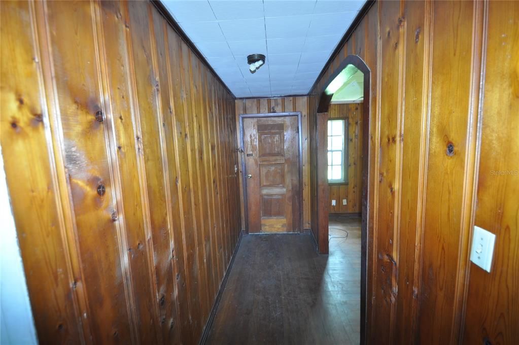 For Sale: $170,000 (3 beds, 2 baths, 1549 Square Feet)