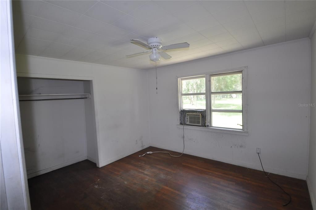 For Sale: $170,000 (3 beds, 2 baths, 1549 Square Feet)